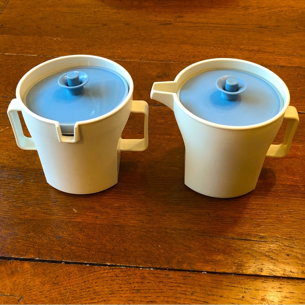 VTG Tupperware Creamer and Sugar with Push n Seal Tops Blue / Cream #1414 #1415